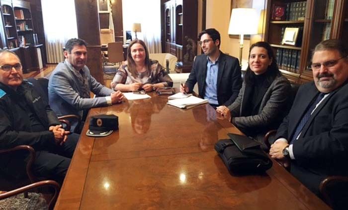 Reunión entre o alcalde de Sanxenxo e a subdelegada do Goberno