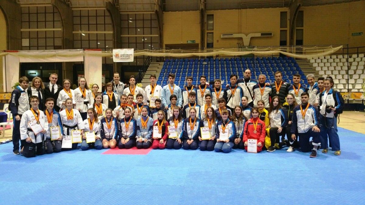 Deportistas galegos que lograron medalla no Open de España de taekwondo