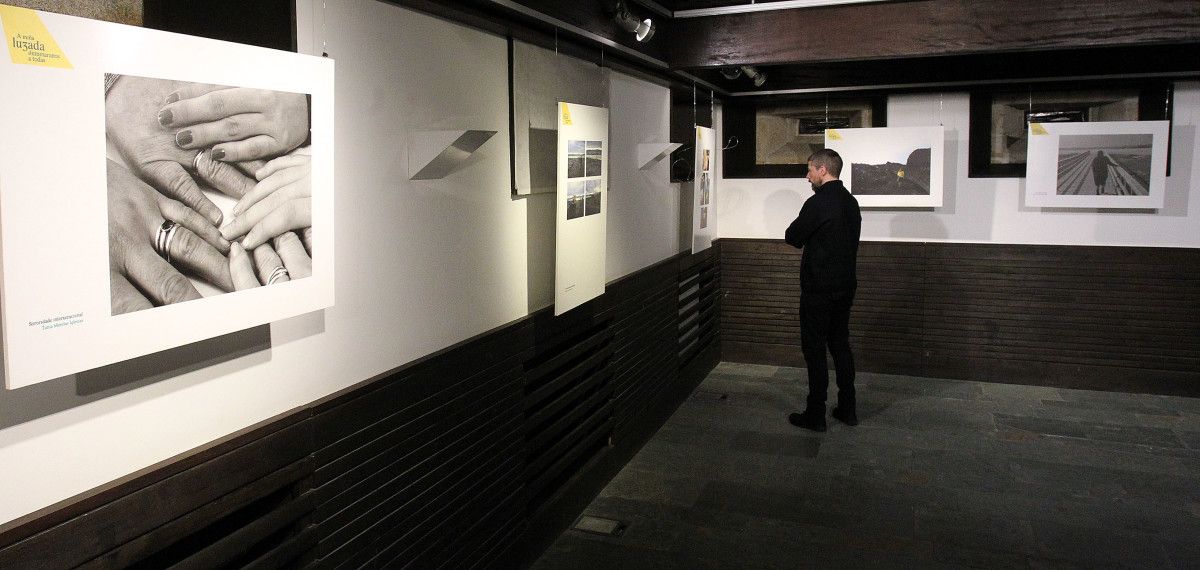 A exposición fotográfica 'A miña luzada iluminaremos todas' chega á Casa das Campás