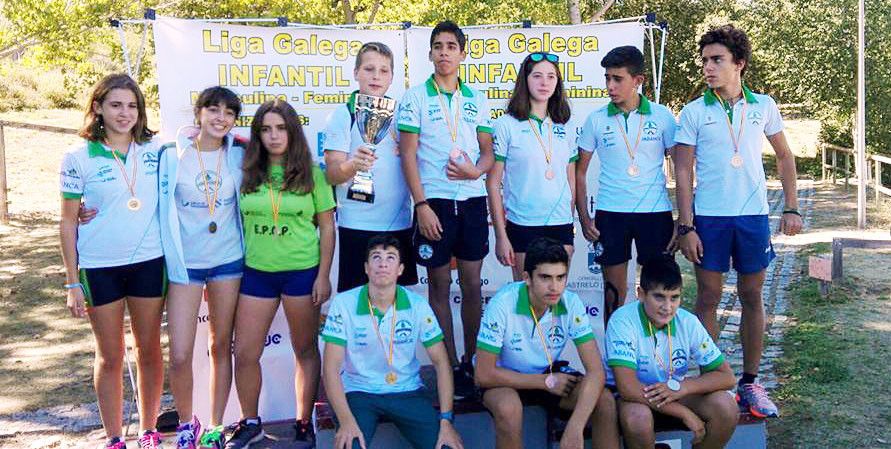 Equipo de la Escuela de Piragüismo Ciudad de Pontevedra en la Liga Infantil