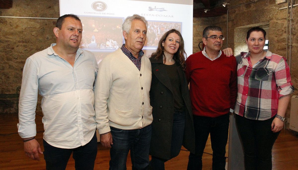 O alcalde e concelleiros do BNG de Poio arroupan a Xosé Luis Martínez, concelleiro de Turismo