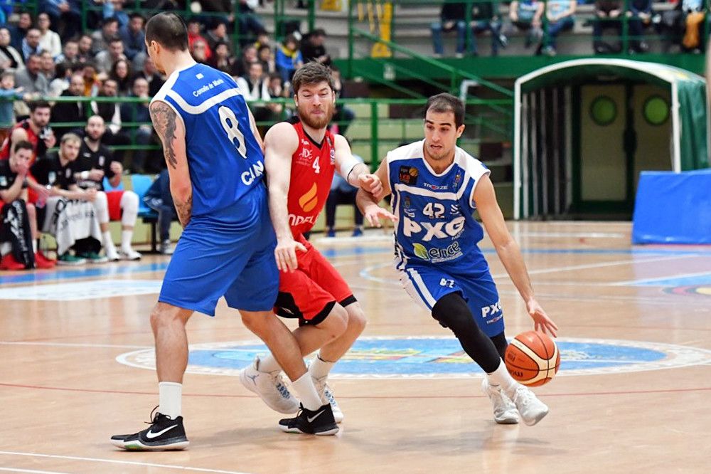 Jorge Romero, en el partido entre Peixe Galego y Breogán en A Raña