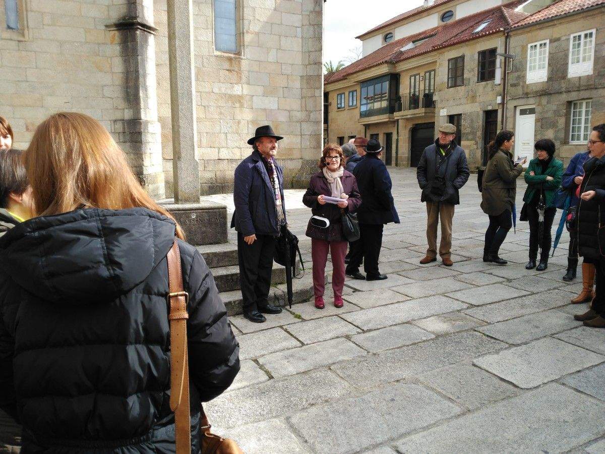 Fina Casalderrey inicia los Paseos literarios por Pontevedra