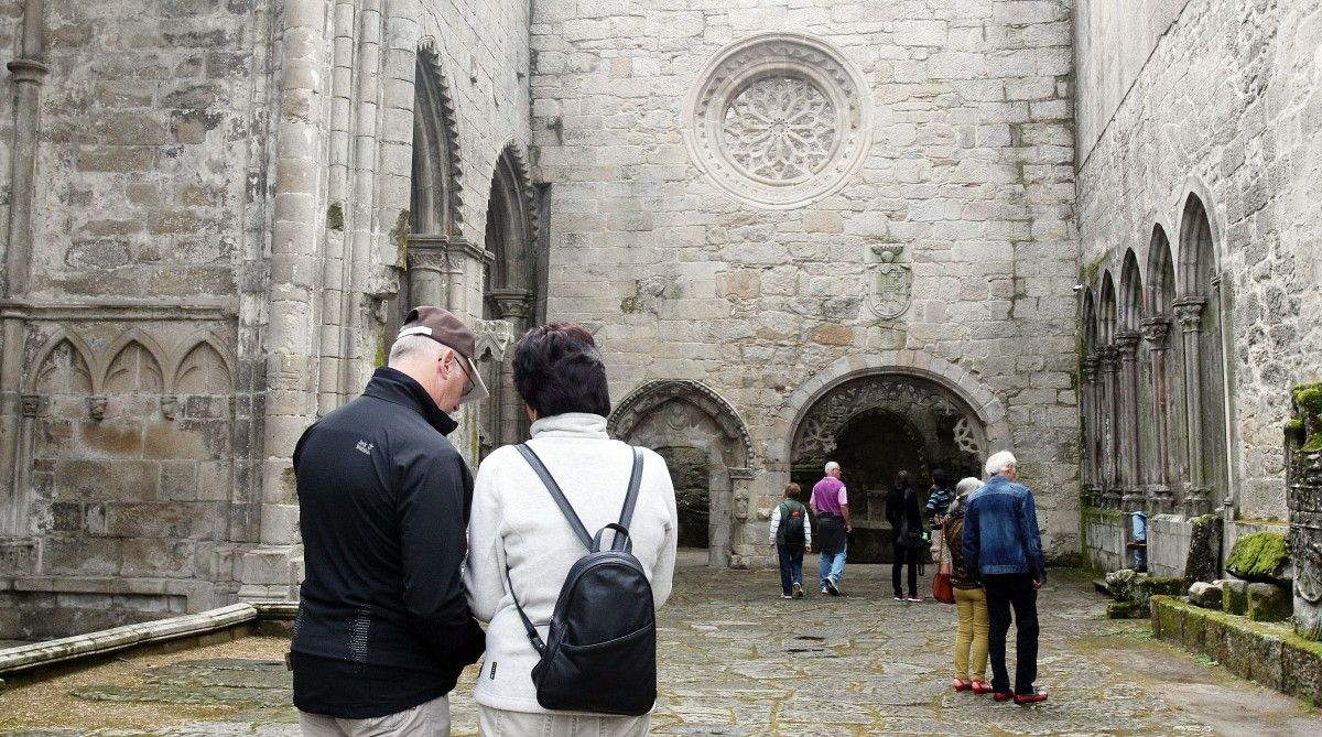 Visita ás ruínas de San Domingos