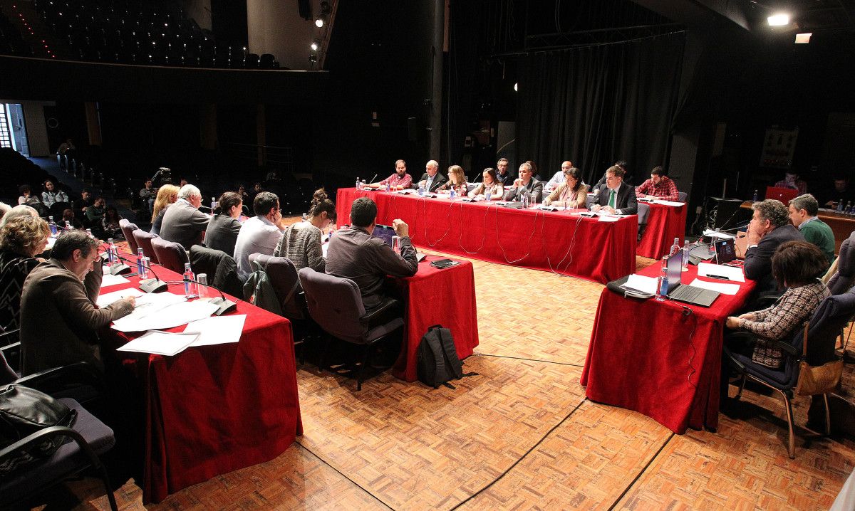 Pleno municipal en el Teatro Principal de Pontevedra