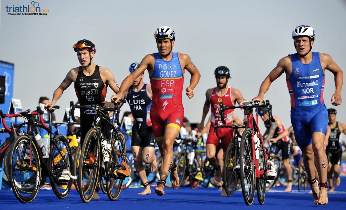 Gómez Noya durante la prueba de las Series Mundiales en Abu Dhabi