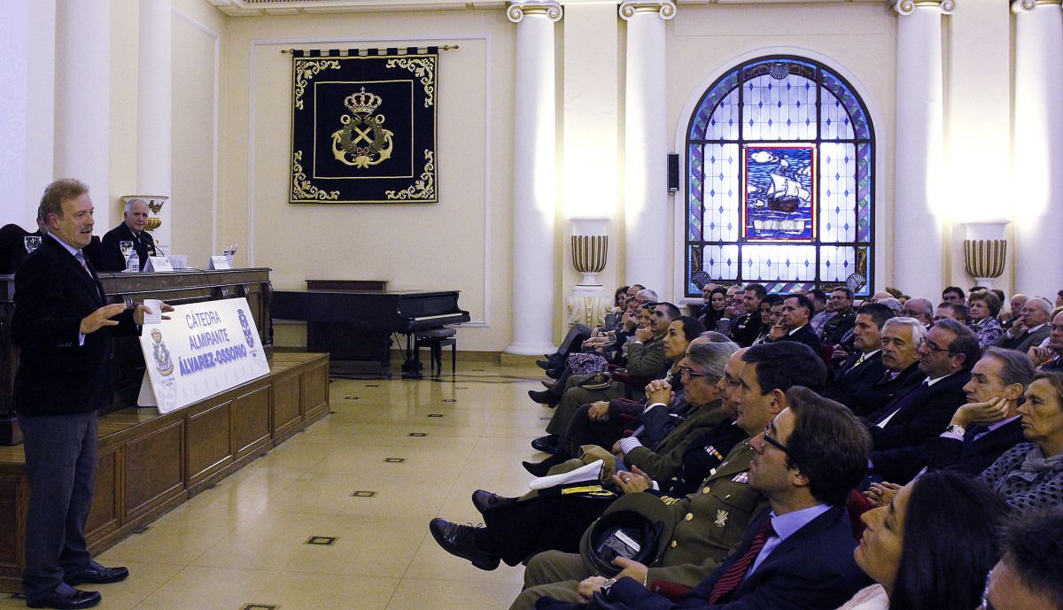 Conferencia en la Escuela Naval de Marín
