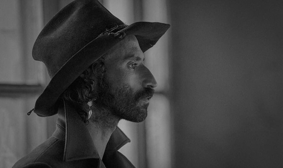 Leiva, nunha imaxe promocional do seu último disco Leiva, nunha imaxe promocional do seu último disco