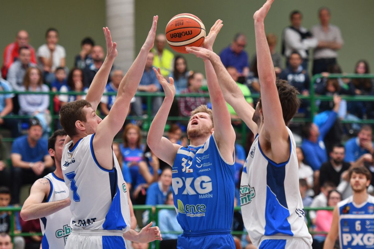 Partido entre Peixe Galego y CB Prat en A Raña