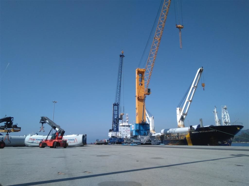 Descargas en el Puerto de Marín
