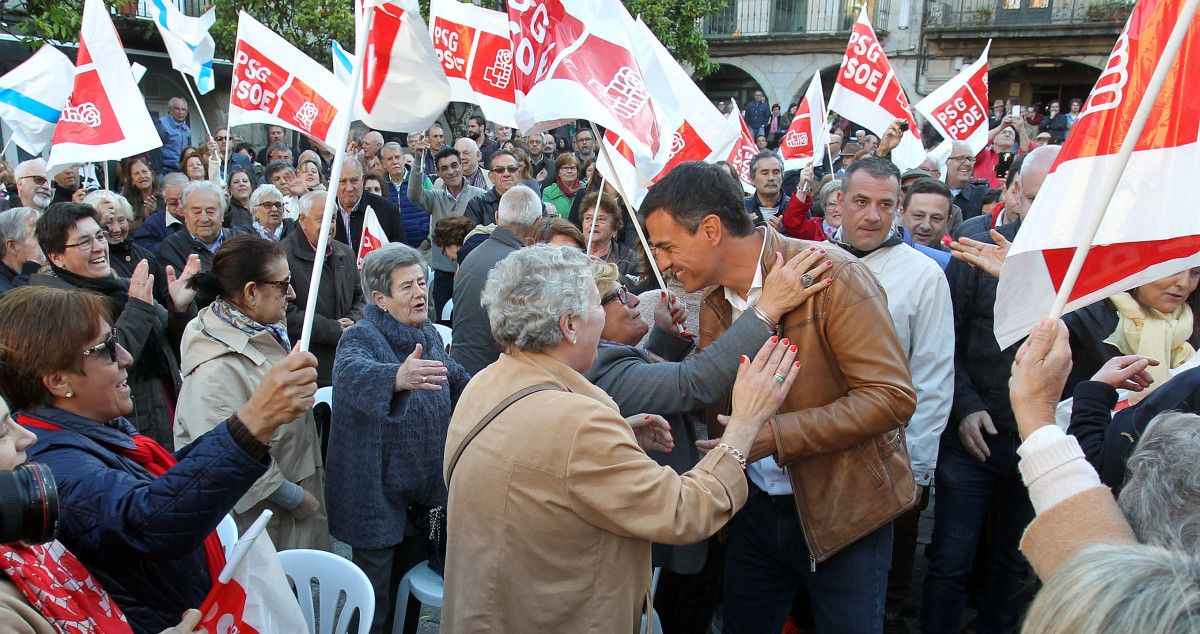 Acto público de Pedro Sánchez en la plaza del Teucro