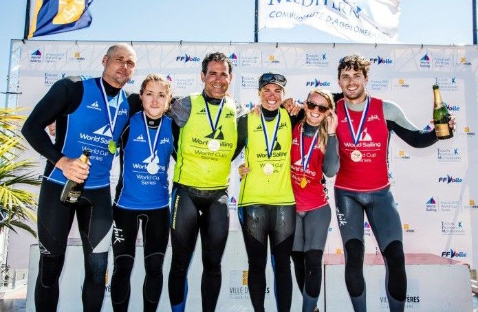 Podio final del Nacra 17 en la Copa del Mundo de Hyères