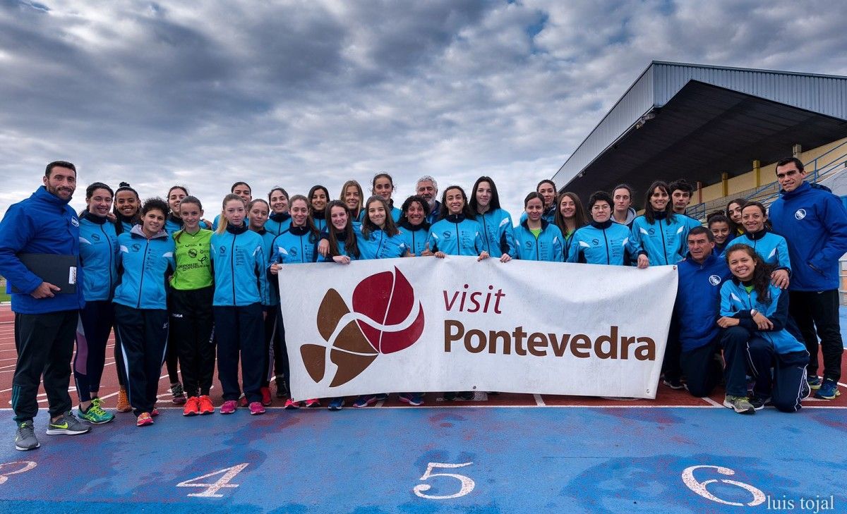 Equipo feminino da Gimnástica na primera xornada da Primeira División 2017