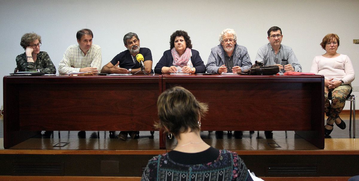 Siete representantes de los sindicatos que tomaron el control de la Xunta de Persoal de los Hospitales de Pontevedra