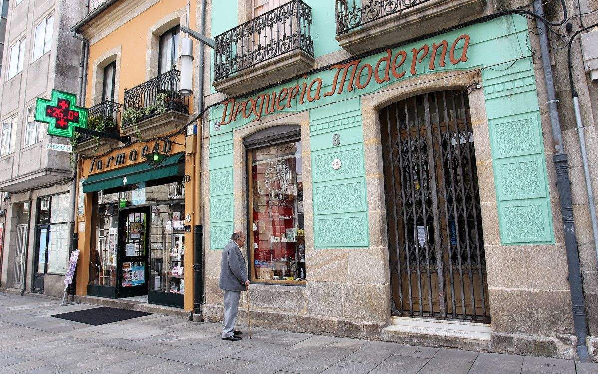La Droguería Moderna, cerrada tras el fallecimiento de Luis Esteban
