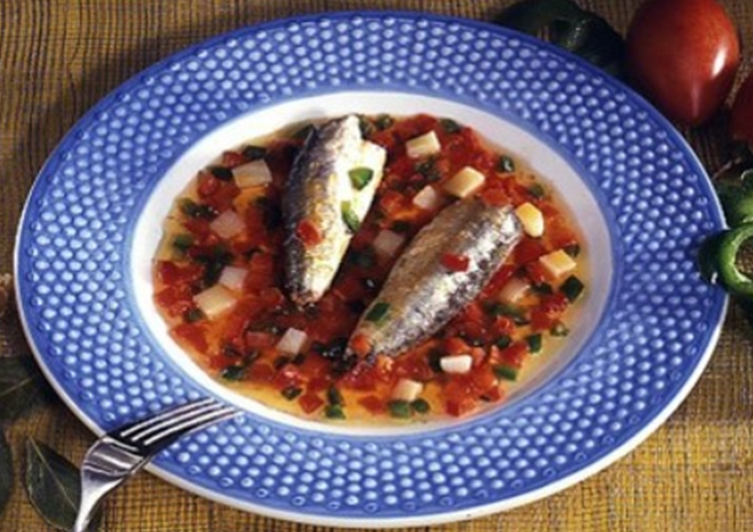 Sardinas con pisto