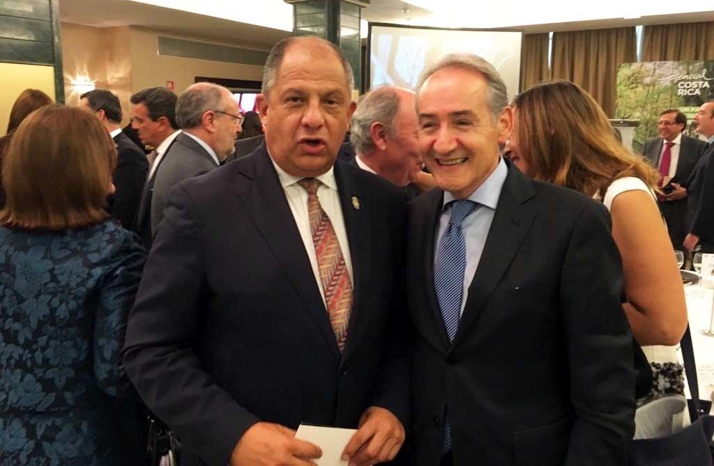 José Benito Suárez Costa y el presidente de Costa Rica, Luis Guillermo Solís