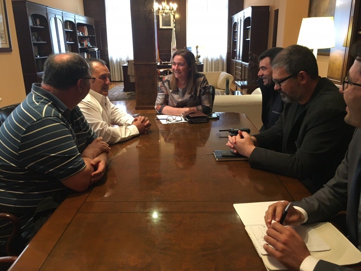 A subdelegada reuníuse cos organizadores dos premios "Ponte a conducir"