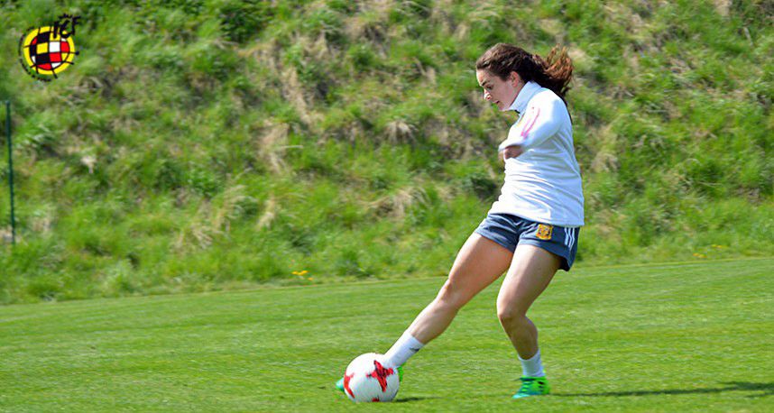 Teresa Abelleira en un entrenamiento con la Selección Española Sub-17