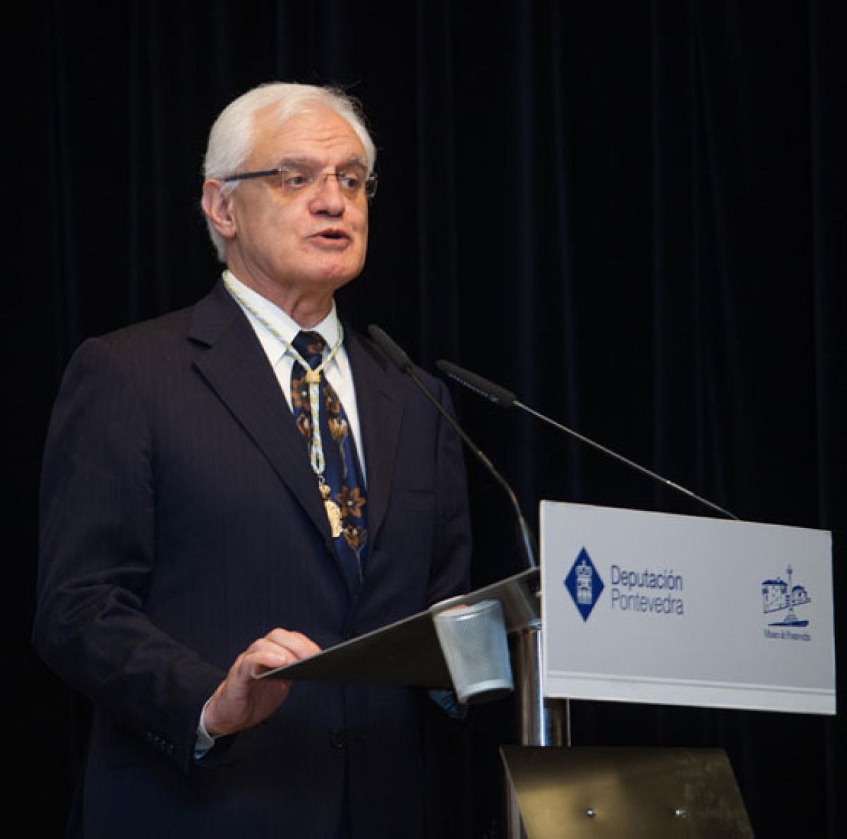 Víctor Freixanes Víctor Freixanes