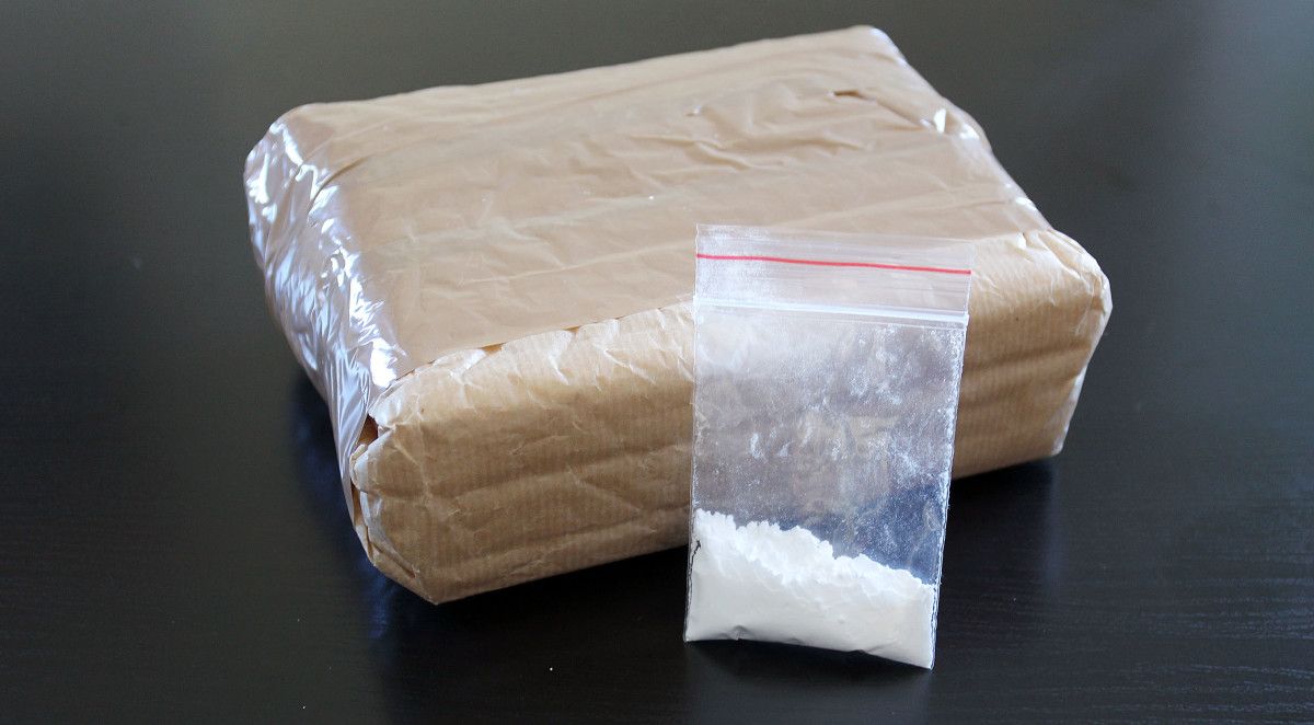 Paquete simulando ser un fardo de cocaína