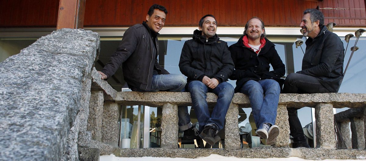 Yayo Daporta, Javier Olleros, Xosé Torres y Pepe Solla, en la terraza de Casa Solla