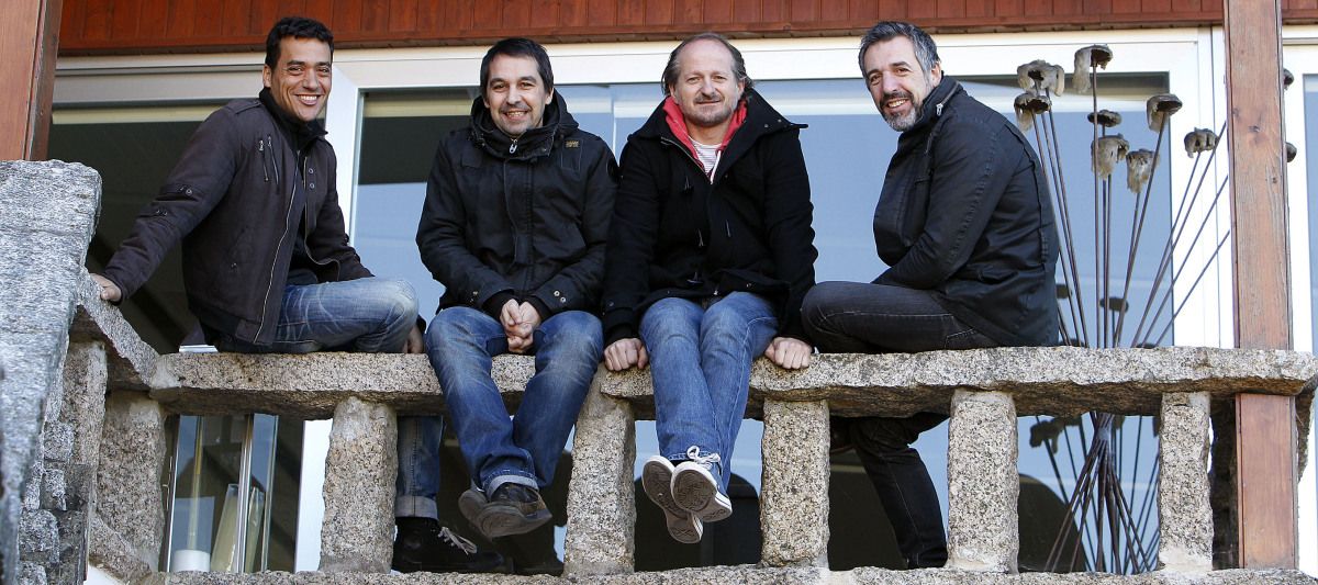 Yayo Daporta, Javier Olleros, Xosé Torres e Pepe Solla, na terraza de Casa Solla