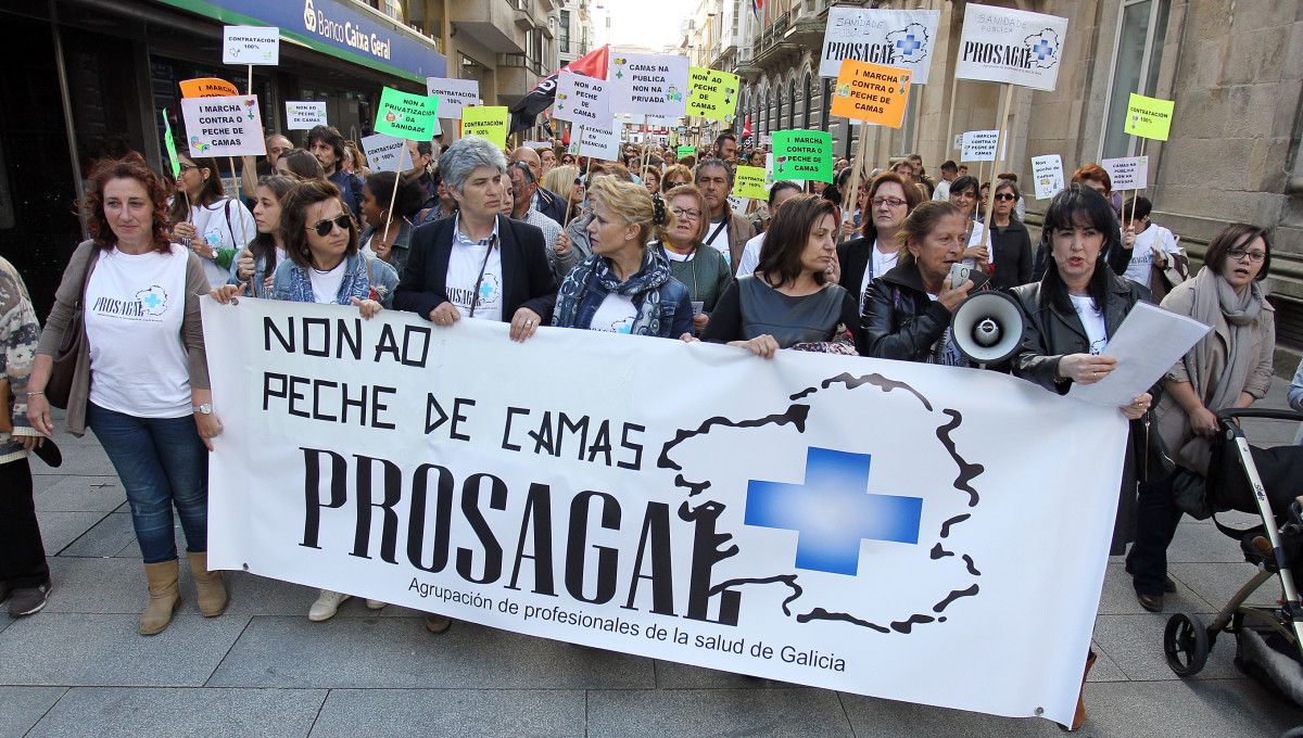 Protesta de Prosagal contra el cierre de camas hospitalarias durante el verano