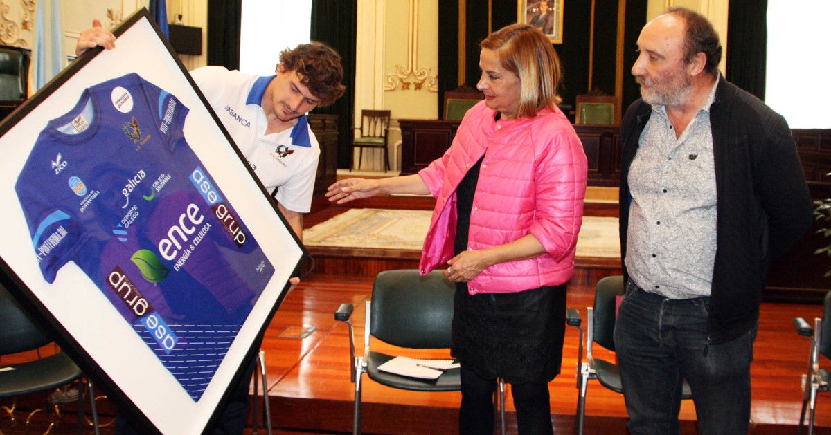 Recepción oficial na Deputación ao Teucro tralo seu ascenso