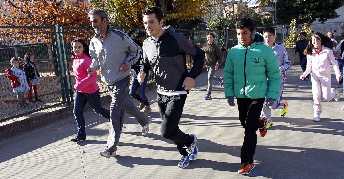 Visita de Javier Gómez Noya al CEIP Campolongo
