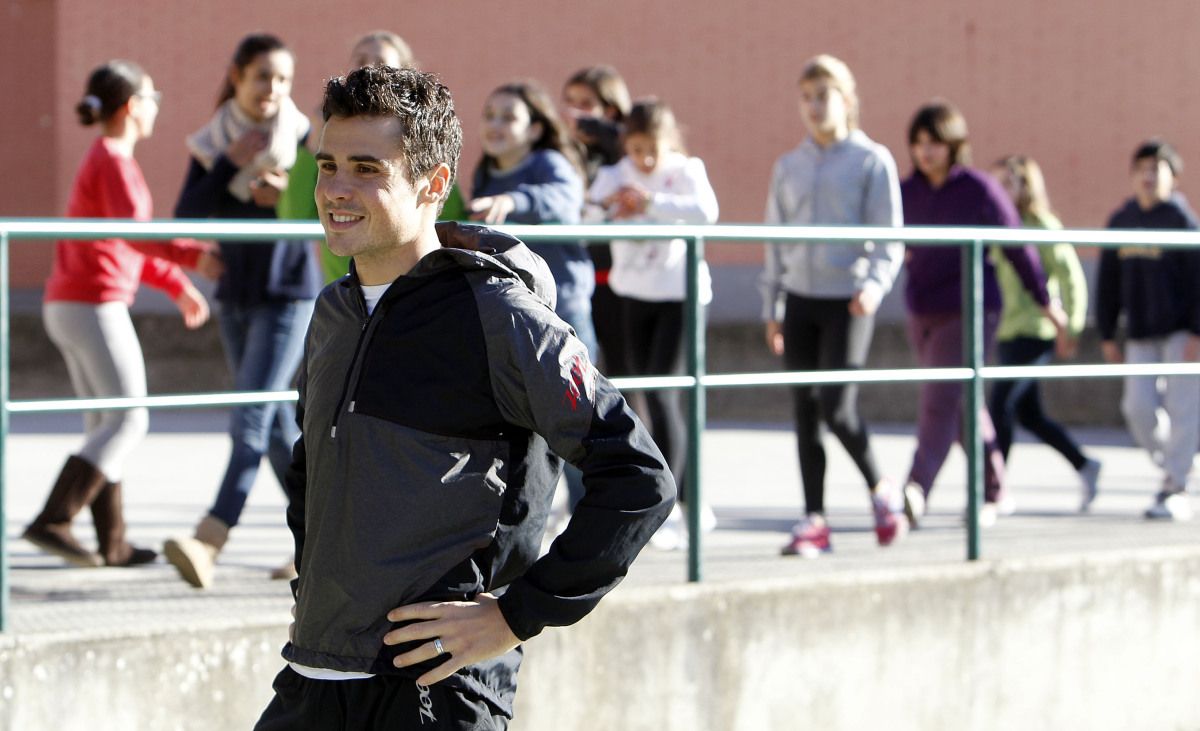 Visita de Javier Gómez Noya ao CEIP Campolongo Visita de Javier Gómez Noya ao CEIP Campolongo