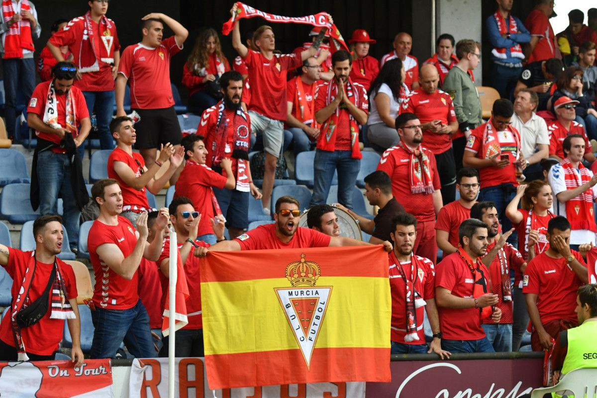 Partido entre el Pontevedra y el Real Murcia en Pasarón