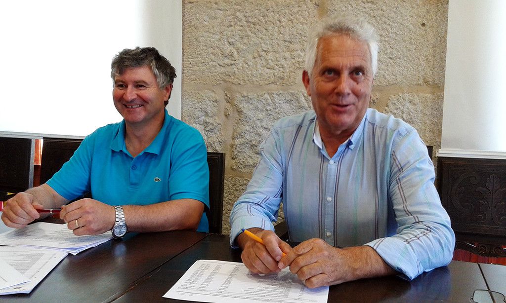 Xulio Barreiro e Luciano Sobral, concelleiro de Facenda e alcalde de Poio