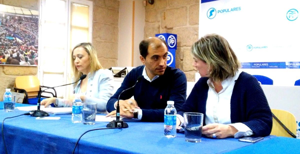 Elena Muñoz, Ángel Moldes y Luisa Piñeiro, del PP provincial