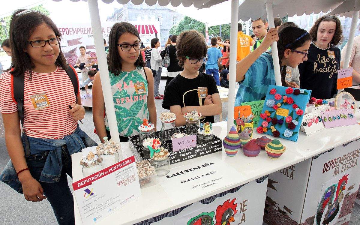 Mercado en la calle, dentro del proyecto Depoemprende na Escola