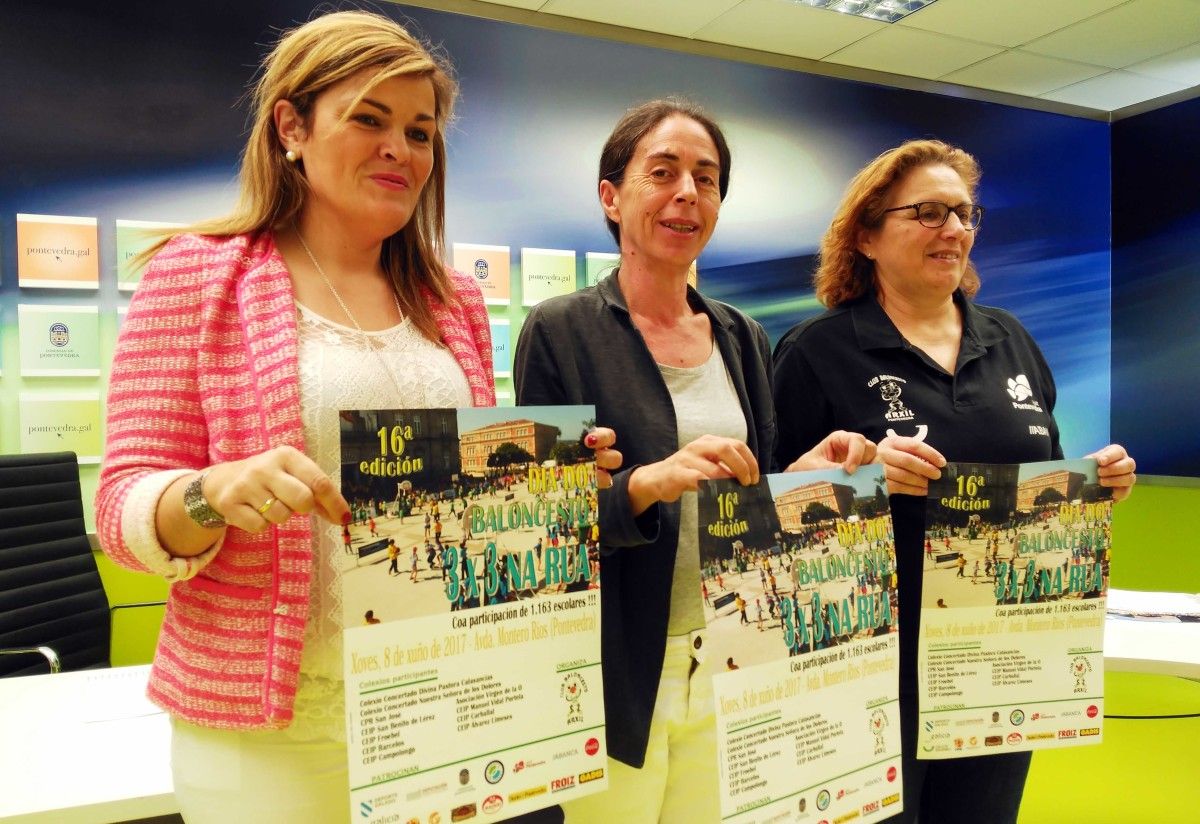 Digna Rivas, Anxos Riveiro e Mayte Méndez na presentación do XVI Torneo 3x3 na Rúa