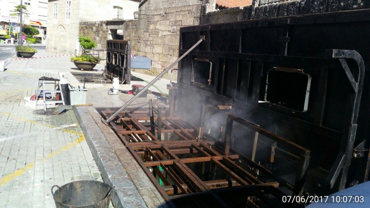 Reparación de los contenedores soterrados de Sanxenxo