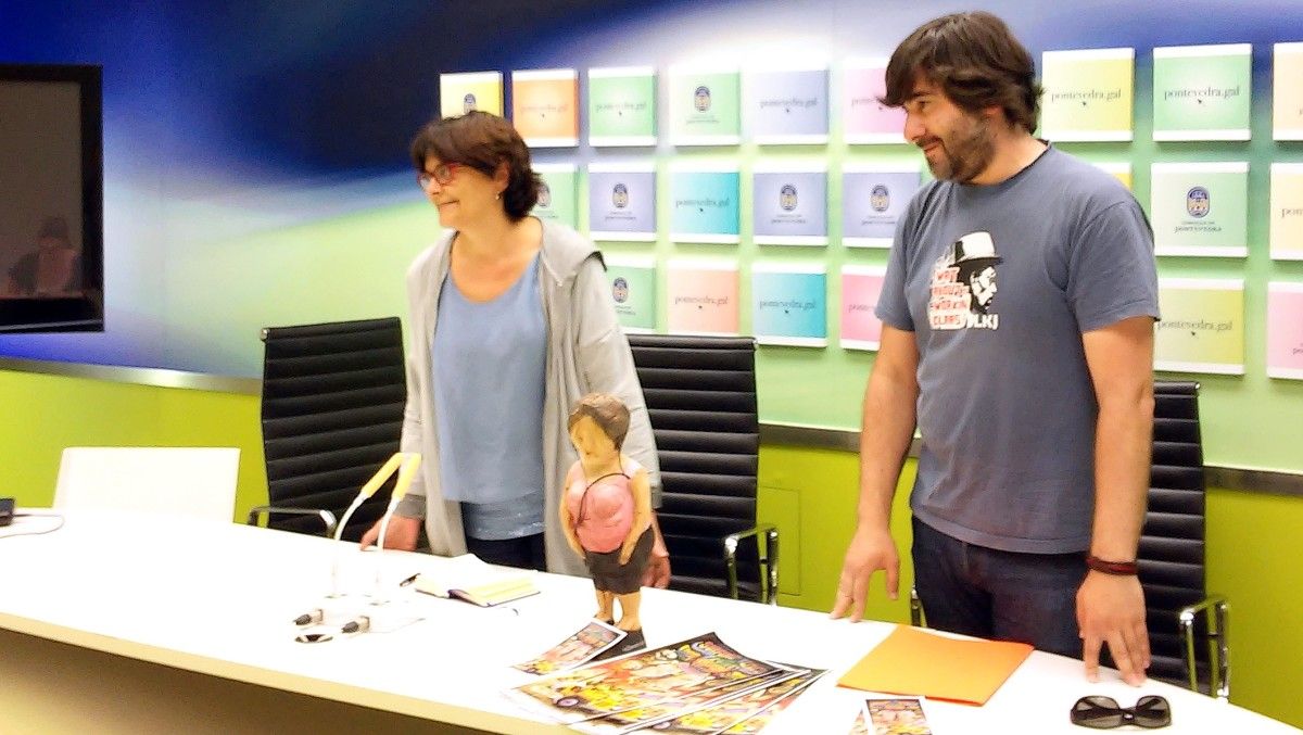 A concelleira de Festas, Carme da Silva e Marcos Rivas presentan o Surfing The Lérez