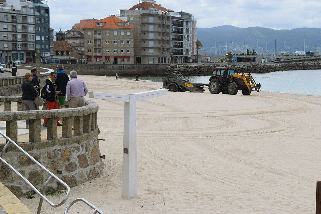 Máquina limpia playas en Silgar