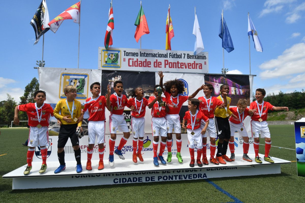 Final y entrega de Trofeos del "XIX Torneo Internacional de Fútbol-7 Benxamín Cidade de Pontevedra"