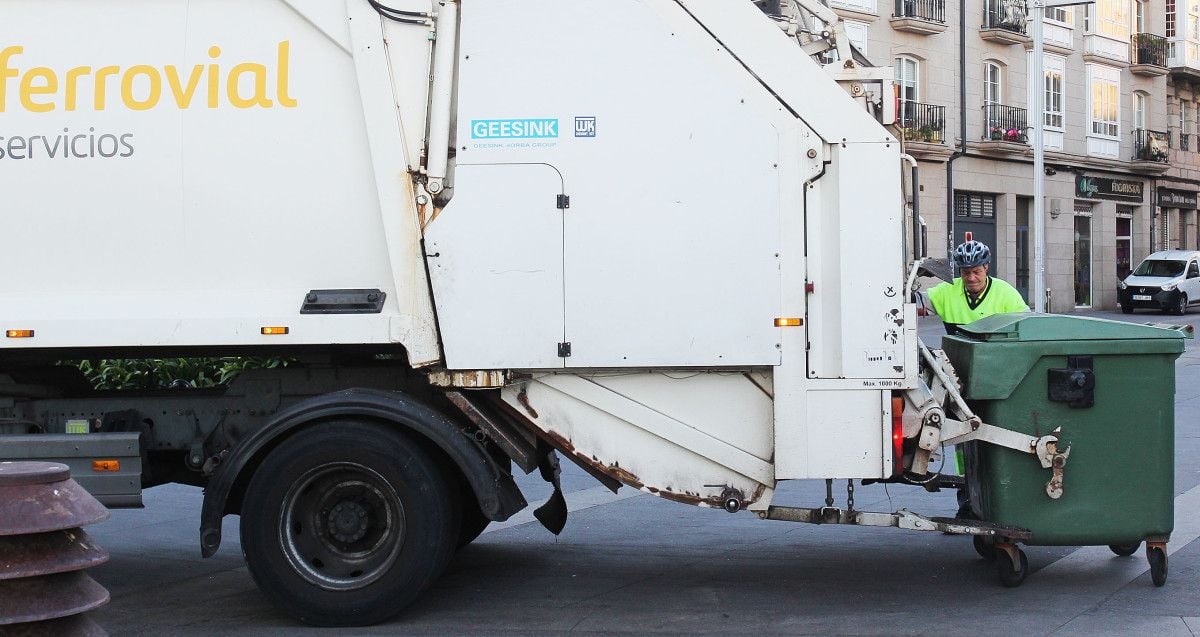 Camión de recollida de lixo de Ferrovial Servicios