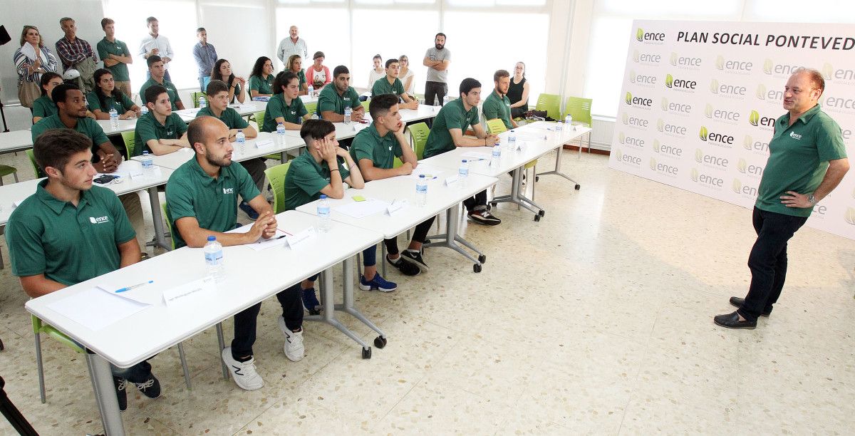 Entrega de axudas a deportistas dentro do Plan Social Ence (arquivo)