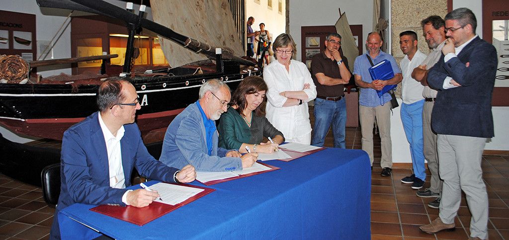 Firma del convenio con las Consellarías do Mar e Cultura