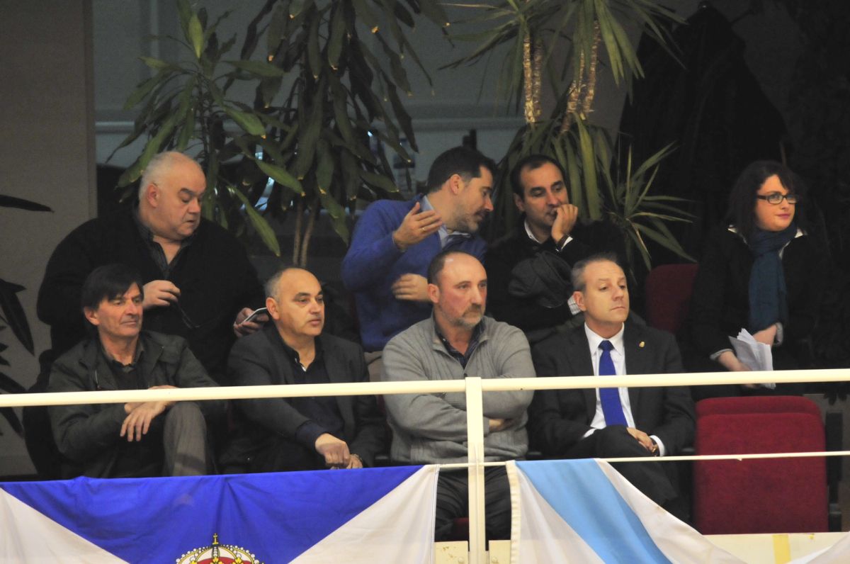 Francisco Blázquez (parte inferior derecha) en el palco del Municipal