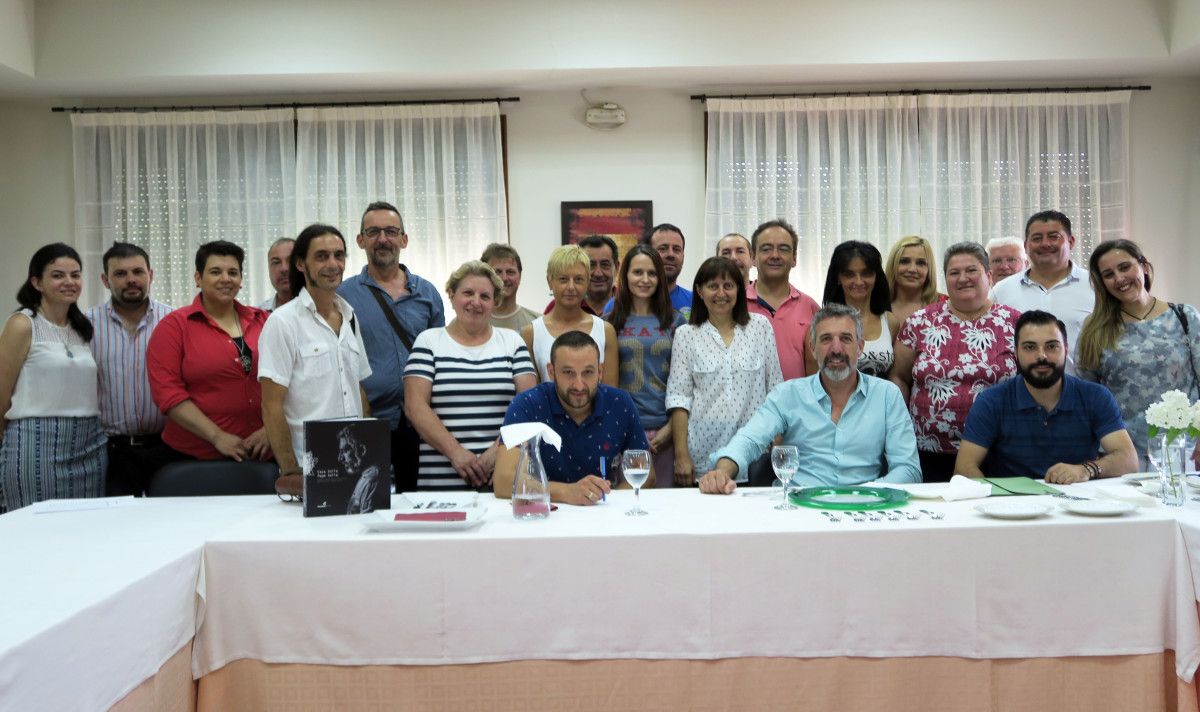Participantes de Caldelas Tapas junto al jurado profesional