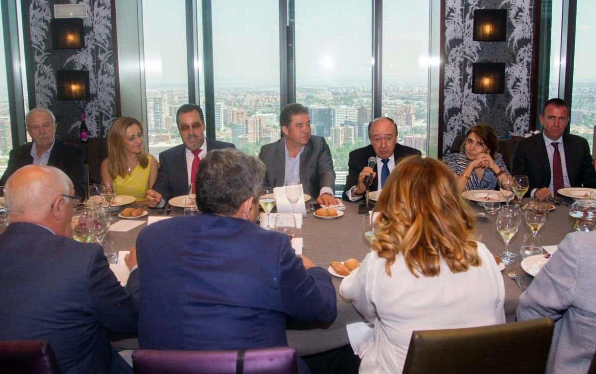Comida de Miguel Anxo Fernández Lores con empresarios galegos en Madrid