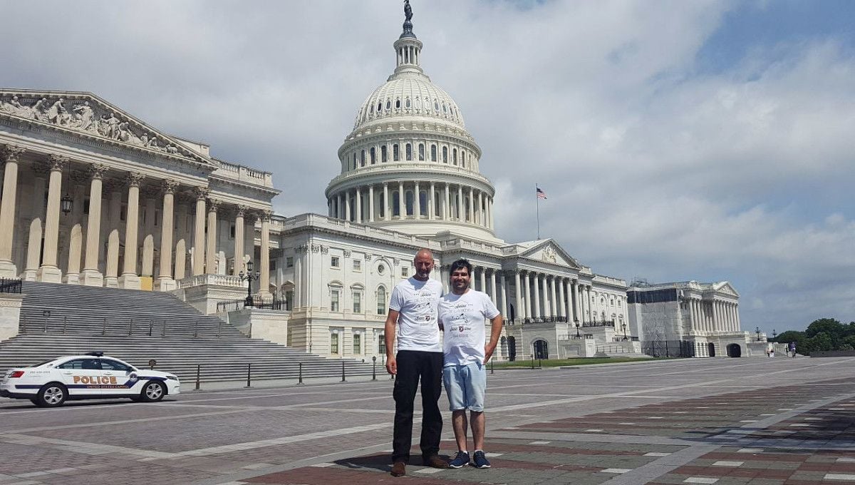 Manuel Rial y Francisco Castro, los dos canteros de Pontevedra, frente al Capitolio estadounidense