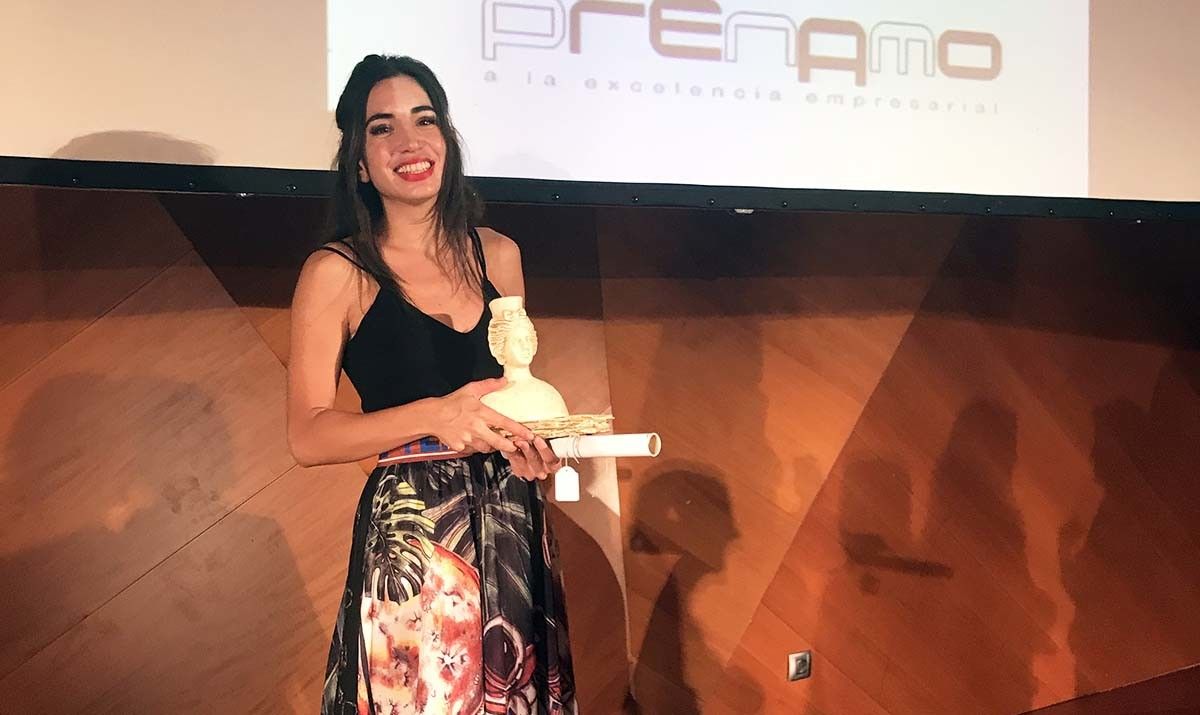 Amai Rodríguez, recollendo o seu premio en Madrid