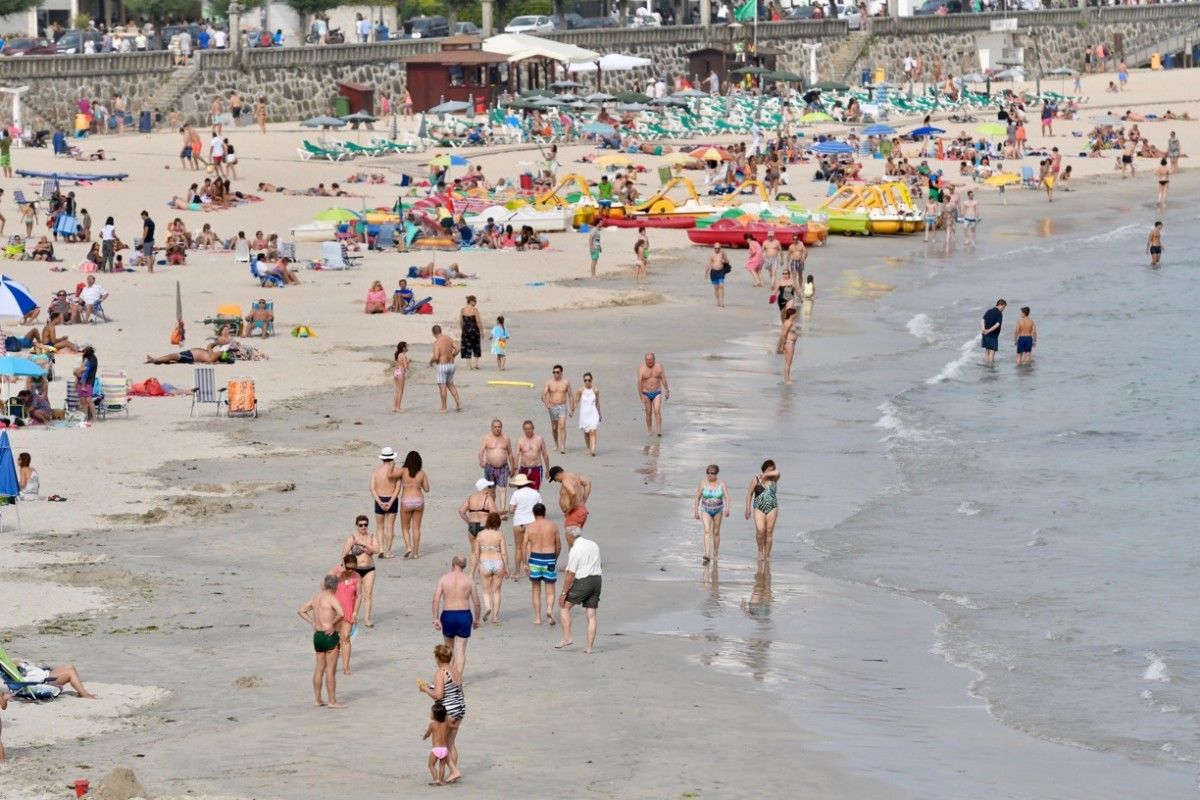 Jornada de buen tiempo en la playa de Silgar