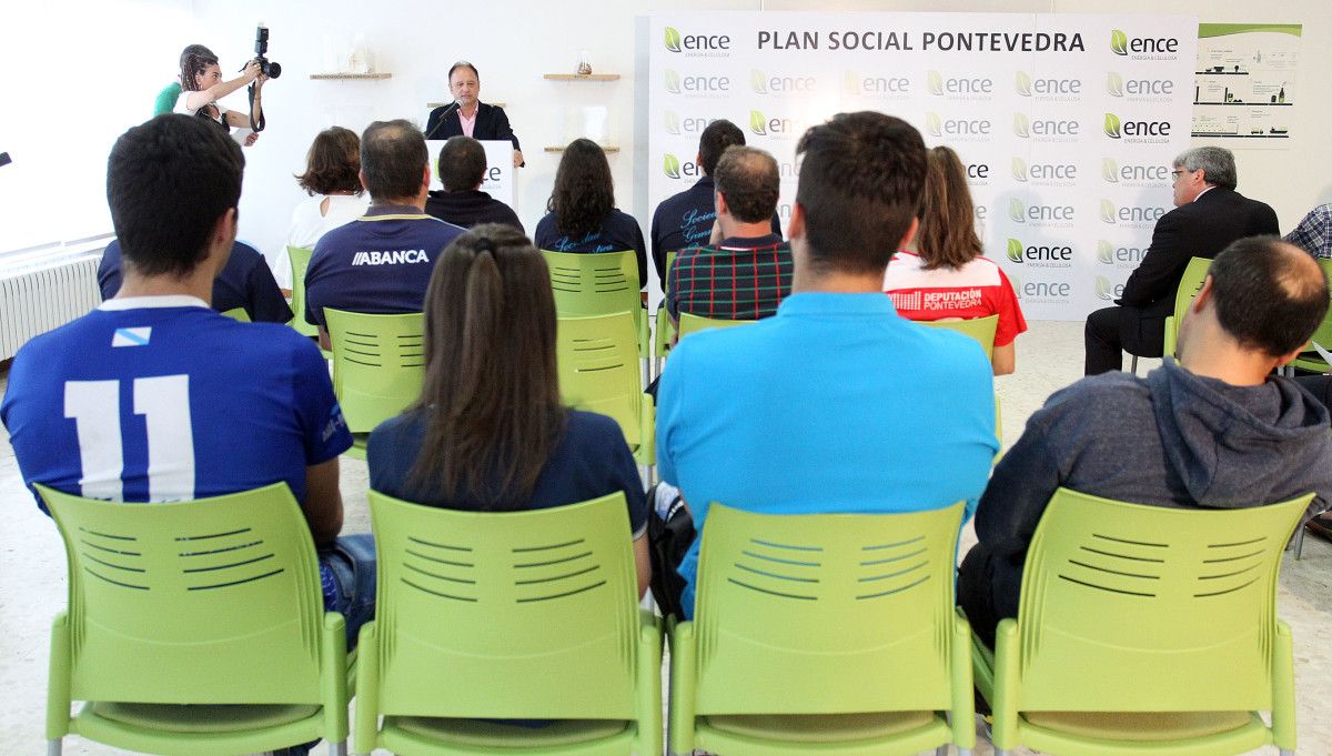 Entrega de axudas a clubs deportivos no Plan Social Ence
